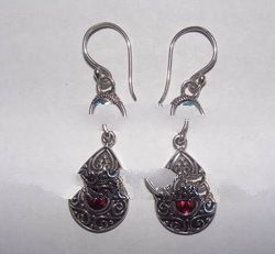Tear Shape Earring With Jawan And Stone