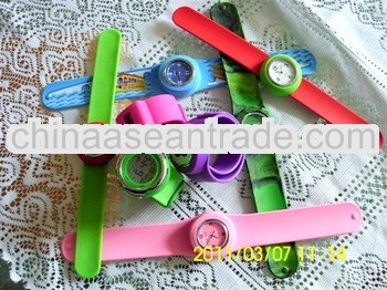 hot promotional fashion silicone slap watch lower price