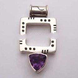 Silver Engrave Pendant with Trillion Amethyst