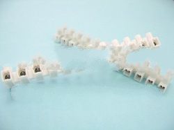 Flat-base terminal block