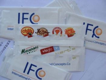 kitchen table cleaning wet wipe