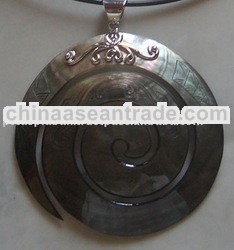 silver mother of pearl pendants with flower art
