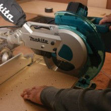 Makita 305mm 1650W Slide Compound Mitre Saw