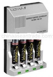 Ultra ULT31792 Quick AA/AAA Battery Charger w/4 2500mAh AA Rechargeable Batteries