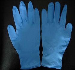 Powdered and Powder-Free Nitrile Glove