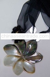 necklace shell flower art