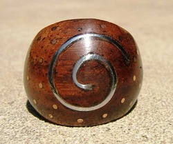 Metal Spiral wooden ring