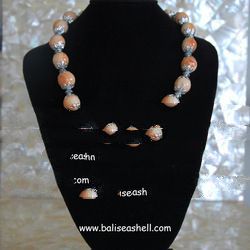 bead necklace natural shell small size