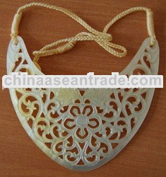 mother of pearl necklace carving