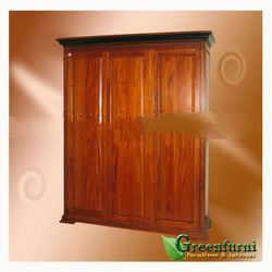 Wardrobe Senna Evans