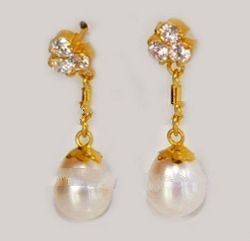 White Lombok's Pearl Earrings