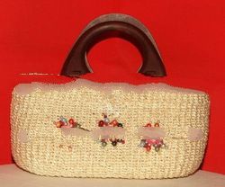 seagrass bag with wooden handle