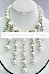 White Grand Choker Necklace