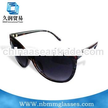 plastic classic retro sunglasses