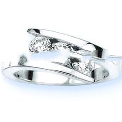 14K White Gold 3 Stone Channel Set Round Diamond Ring (1.00 ctw, H-I, SI)