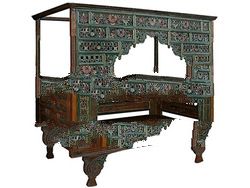 ANTIQUE CARVED DAY BED