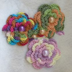 Crochet flower applique for ornament, scrapbook, paaer craft