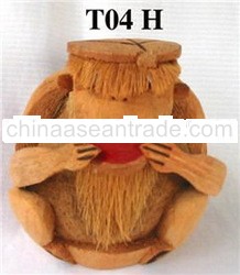 Monkey make by Coconut shell (Organic Material)