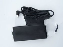 AC/DC universal laptop power adaptor