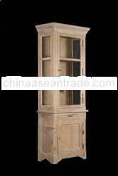 Classic cabinet vitrine