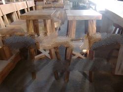 Bar Suar Stool
