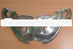 shell necklace carving