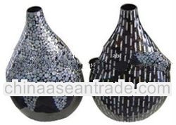 Ceramic lacquer vase