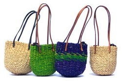 AT-14 straw bag