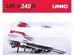 UNIC High-Outrigger Crane