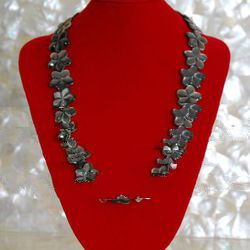 black pearl necklace shell pinctada margaretifera