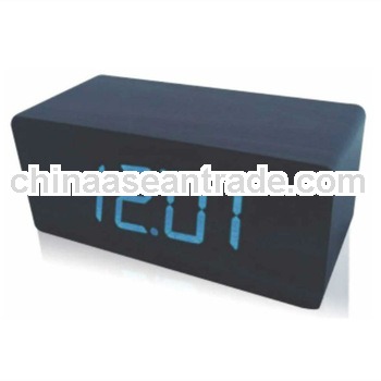 touch on blue wooden desk led clock