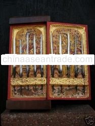 n Antique Cockfighting Kit