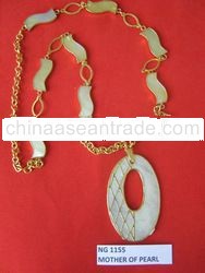 NECKLACE MADE OF SHELLS