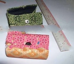 Dompet oval batik
