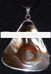 Mabe Pearl / Mother of pearl pendant