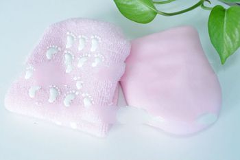 whitening and hydrating spa gel gloves and socks /Christmas present