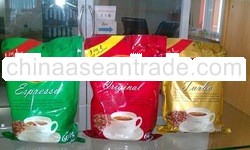 Spray dried/agglomerated and freeze dried coffee bulk