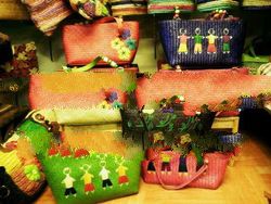 tas tikar sulam medium