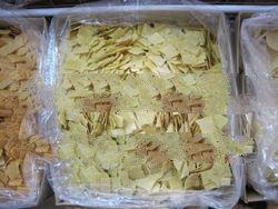 cassava chips (1x1)