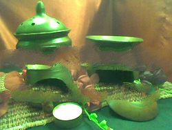 BOWL COVER AND HANDLE CLAY OIL BURNER