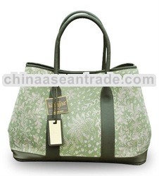 Gendis Sekar Jagad (Lite Green)