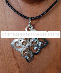 shell necklace carving indonesia