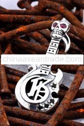 925 STERLING SILVER GUITAR PENDANT GARNET