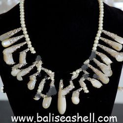shell mother of pearl necklace jewellery from bali indonesia