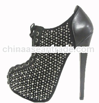 2013 Hot-selling Studded leather shoes Woman shoe