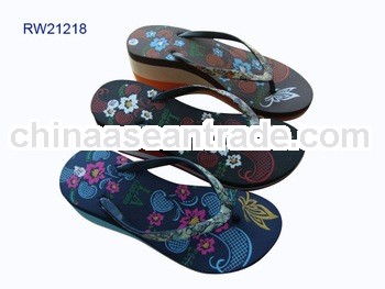 2013 New Style ladies wedge slippers