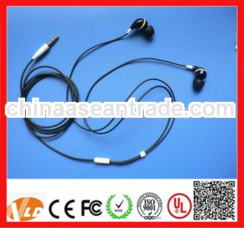 Accessment supplier CE ROHS approved 2013 new fashionable white cable cute MP3 in-ear earphone