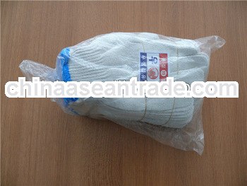 Cotton polyester yarn glove