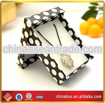 Custom Printing Necklace Boxes Elegant Design