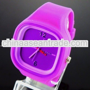 Hot selling fashion sports silicone watch